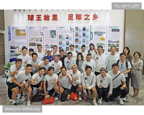 真人足球比赛中的明星球员介绍与精彩瞬间回顾让你更深入了解足球明星的魅力与实力 真人足球比赛中的明星球员介绍与精彩瞬间回顾让你更深入了解足球明星的魅力与实力